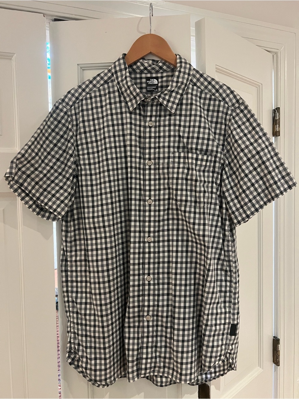 The North Face Men's Black Gray & White Gingham Short Sleeve Button-Down Shirt